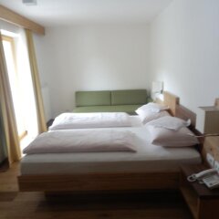 Hotel Sterzinger Moos Випитено сейф в номере