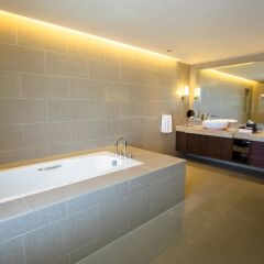 Отель Hyatt Regency Kinabalu Малайзия, Кота-Кинабалу - отзывы, цены и фото номеров - забронировать отель Hyatt Regency Kinabalu онлайн ванная фото 2