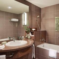 Отель Hilton Hanoi Opera ванная
