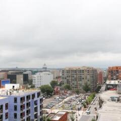 Апартаменты Luxury 2 Bed Apartment with Capitol View США, Вашингтон - отзывы, цены и фото номеров - забронировать отель Luxury 2 Bed Apartment with Capitol View онлайн балкон