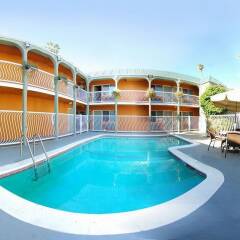 Отель Rodeway Inn Hollywood США, Лос-Анджелес - 1 отзыв об отеле, цены и фото номеров - забронировать отель Rodeway Inn Hollywood онлайн бассейн фото 3