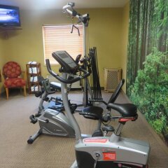Отель Baymont Inn & Suites Jefferson City фитнесс-зал фото 3