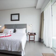 Отель Sugar Palm Grand Hillside 4* Улучшенный номер с разными типами кроватей фото 2