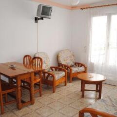 Отель Apartamentos Las Americas Испания, Бланес - отзывы, цены и фото номеров - забронировать отель Apartamentos Las Americas онлайн комната для гостей