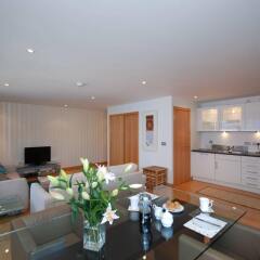 Отель Glasgow City Flats в номере