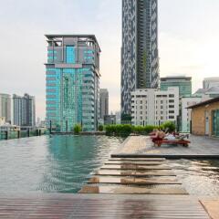 Отель Urbana Sathorn Бангкок бассейн
