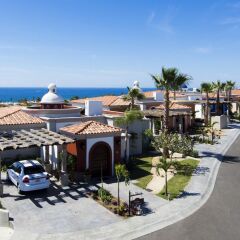 Отель Hacienda Encantada Resort & Residences парковка