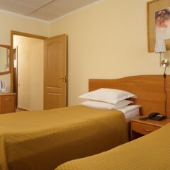 Гостиница Гостиничный комплекс Country Resort в Вербилках 8 отзывов об отеле, цены и фото номеров - забронировать гостиницу Гостиничный комплекс Country Resort онлайн Вербилки комната для гостей фото 5