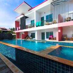 Отель Pinky Bungalows Ланта бассейн