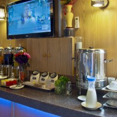 Al Farhan Hotel Suites Al Salam гостиничный бар