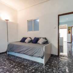 Отель Your Home In Valencia комната для гостей фото 2