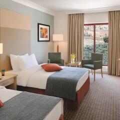 Отель Movenpick Resort Petra комната для гостей