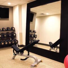 Отель DoubleTree by Hilton Hotel Boston - Downtown США, Бостон - отзывы, цены и фото номеров - забронировать отель DoubleTree by Hilton Hotel Boston - Downtown онлайн фитнесс-зал