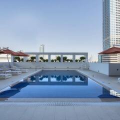 Отель Novotel Sharjah Expo Center ОАЭ, Шарджа - отзывы, цены и фото номеров - забронировать отель Novotel Sharjah Expo Center онлайн бассейн фото 2
