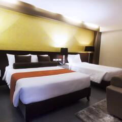 Grace Crown Hotel сейф в номере