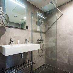 Отель Short Stay Group Eastern Docklands Apartments Нидерланды, Амстердам - отзывы, цены и фото номеров - забронировать отель Short Stay Group Eastern Docklands Apartments онлайн ванная
