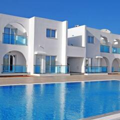 Kaos Hotel Apartments бассейн