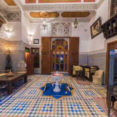 Отель Riad Dar Guennoun Марокко, Фес - отзывы, цены и фото номеров - забронировать отель Riad Dar Guennoun онлайн интерьер отеля фото 2