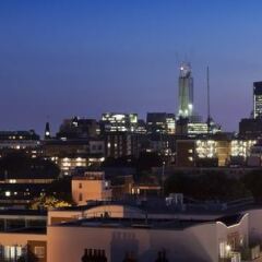 Отель Holiday Inn London Commercial Road городской автобус