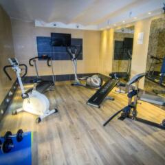 Villa Saint Exupéry Beach - Hostel Ницца фитнесс-зал