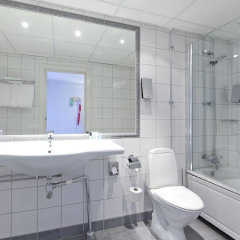 Отель Thon Hotel Lillestrøm Норвегия, Лиллестром - отзывы, цены и фото номеров - забронировать отель Thon Hotel Lillestrøm онлайн ванная