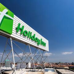 Отель Holiday Inn Lisbon пляж