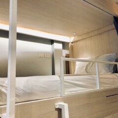 Kinnon Hostel Бангкок сейф в номере