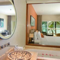 Отель Phuket Panwa Beachfront Resort 5* Стандартный номер с двуспальной кроватью фото 20