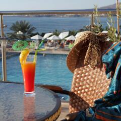 Queen's Bay Hotel бассейн фото 2