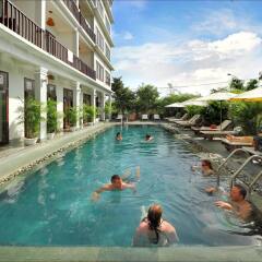 Sunshine Hotel Хойан бассейн