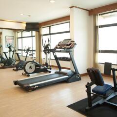 Отель Pinnacle Lumpinee Park Бангкок фитнесс-зал фото 2