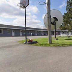 Отель Gopher Prairie Inn парковка
