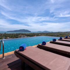 Отель The View Rawada Resort & Spa бассейн