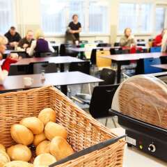 Отель Industriepalast Hostel & Hotel Berlin Германия, Берлин - 7 отзывов об отеле, цены и фото номеров - забронировать отель Industriepalast Hostel & Hotel Berlin онлайн питание фото 2