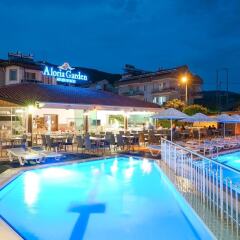 Aloria Garden Hotel бассейн фото 3