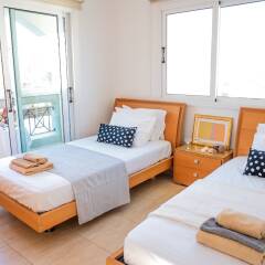 Отель Konnos Beach Villa No 5 детские мероприятия