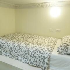 Отель Phuket Airport Suites & Lounge Bar - Club 96 Стандартный номер с различными типами кроватей фото 3