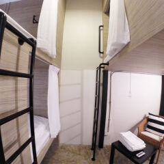 Luz Hostel Бангкок балкон