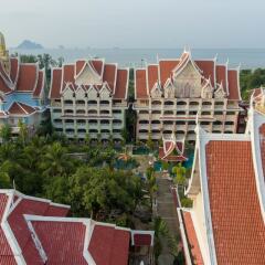 Отель Aonang Ayodhaya Beach Resort спортивное сооружение