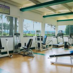 Отель Coral Beach Resort - Sharjah фитнесс-зал