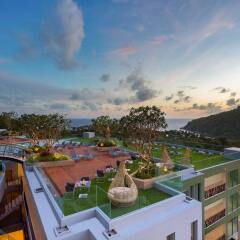 Отель Crest Resort & Pool Villas балкон