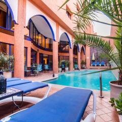 Hotel Les Trois Palmiers бассейн