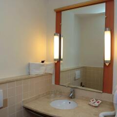 Отель ibis Tanger City Center Марокко, Танжер - отзывы, цены и фото номеров - забронировать отель ibis Tanger City Center онлайн ванная
