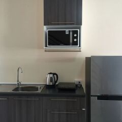 Отель Krabi Town Sleeps 8 With Kitchen в номере