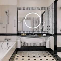Отель Marriott Tbilisi Грузия, Тбилиси - 2 отзыва об отеле, цены и фото номеров - забронировать отель Marriott Tbilisi онлайн ванная фото 2