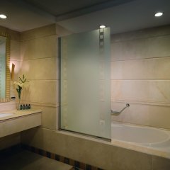 Mövenpick Hotel Qassim in Buraydah, Saudi Arabia from 261$, photos, reviews - zenhotels.com bathroom