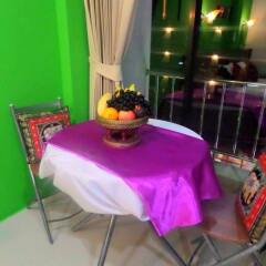 Отель Thana Patong Guesthouse балкон