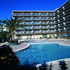 Отель Aparthotel CYE Holiday Centre Испания, Салоу - 4 отзыва об отеле, цены и фото номеров - забронировать отель Aparthotel CYE Holiday Centre онлайн