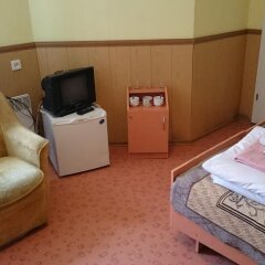 Гостевой дом София комната для гостей фото 2