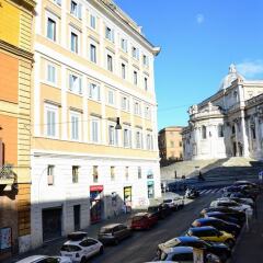 Отель B&B Colosseum
